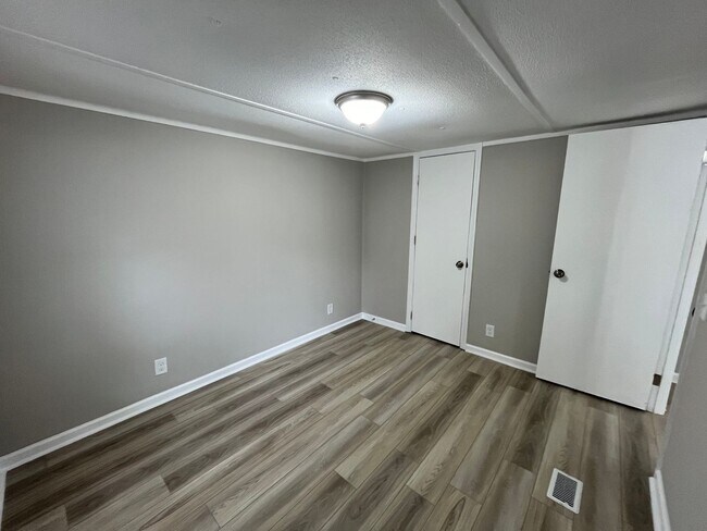 Foto del edificio - Colony Oaks Homes