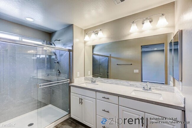 Building Photo - 3 br, 3.5 bath Condo - 10045 Sable Point S...