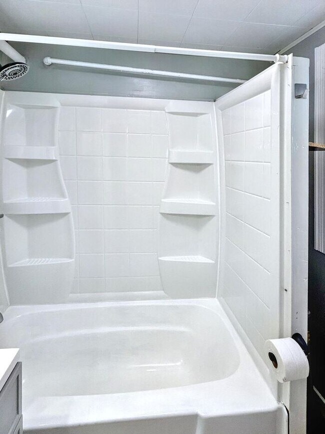 Foto del edificio - Charming 3-Bedroom Home – Spacious & Conve...