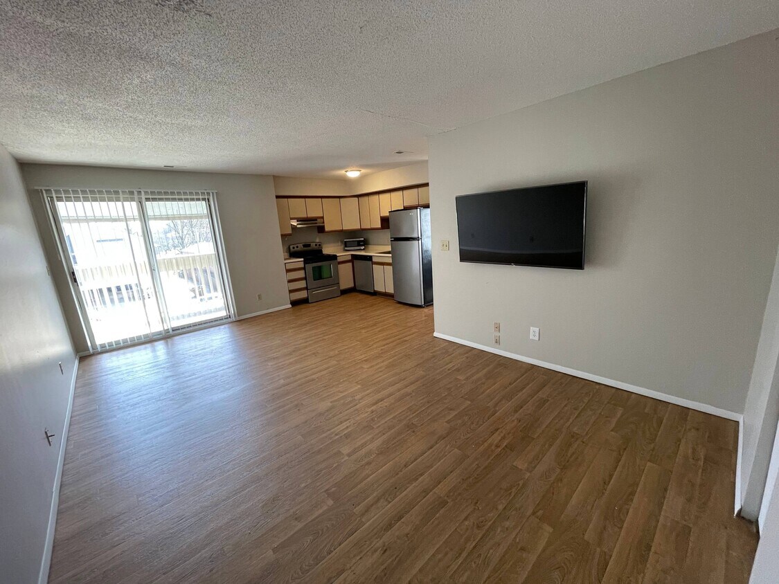 813 W Springfield Ave, Urbana, IL 61801 Apartments in Urbana, IL