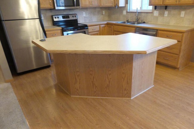 Foto del edificio - 405 Highland Ridge Dr