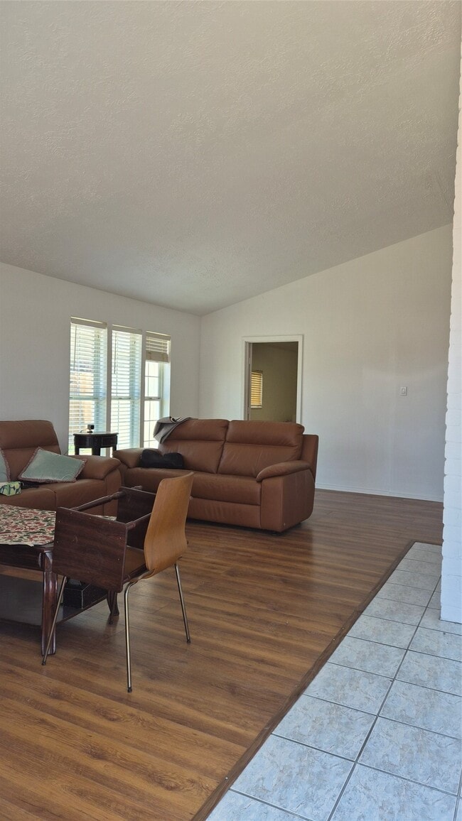 Foto del edificio - 8316 Beechnut St