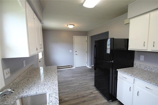 Building Photo - 300 Northland Dr
