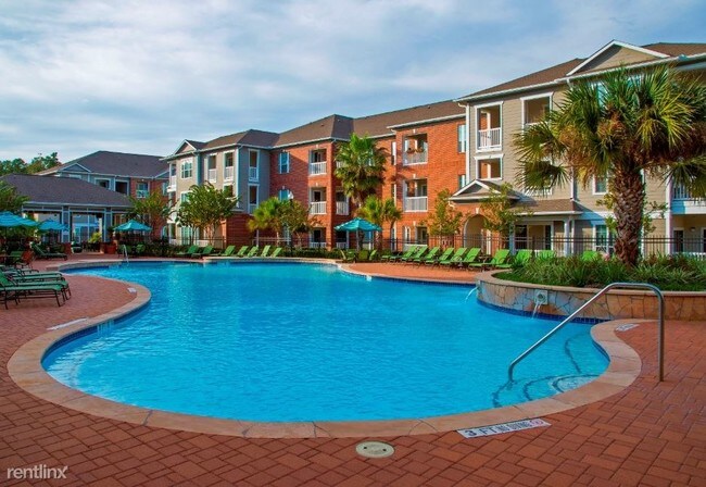 Building Photo - 3720 College Park Dr