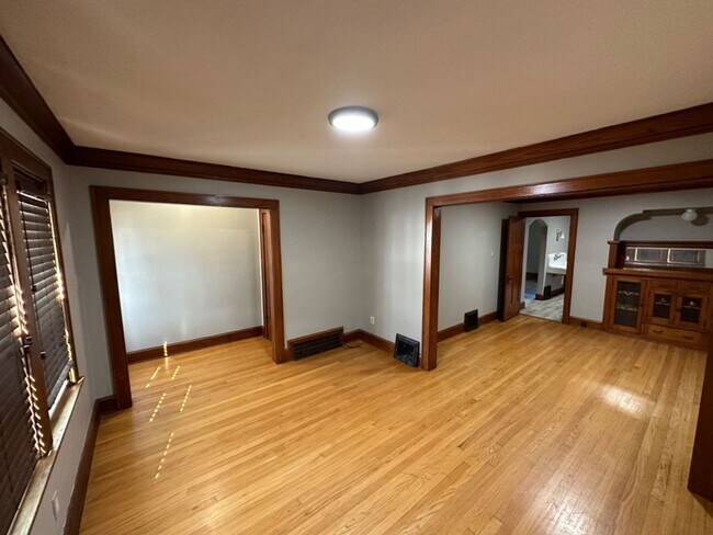 Foto del edificio - 936-938 S. 75th St. Duplex