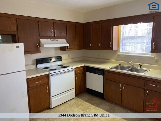 Foto del edificio - 5344 Dodson Branch Rd