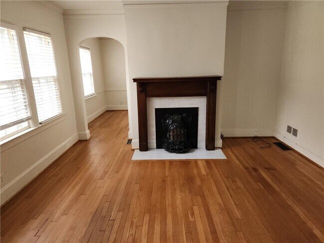 Foto del edificio - 836 Ponce De Leon Terrace NE