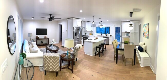 Concepto de sala de estar con cocina abierta - 2676 George St NW