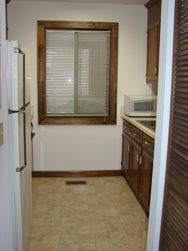 Kitchen - 3015 Old Bryan Dr
