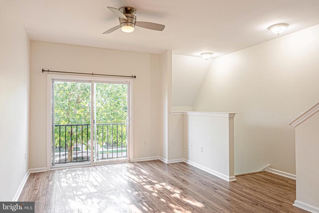 Foto principal - 48 S Poplar St