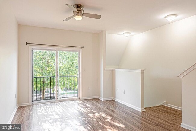 Building Photo - 48 S Poplar St