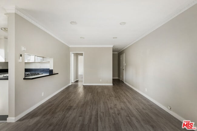 Building Photo - 925 N Curson Ave