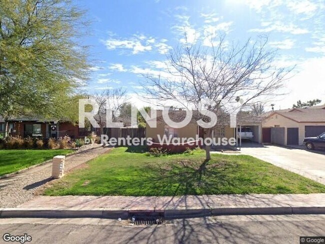 Foto del edificio - 325 W Highland Ave