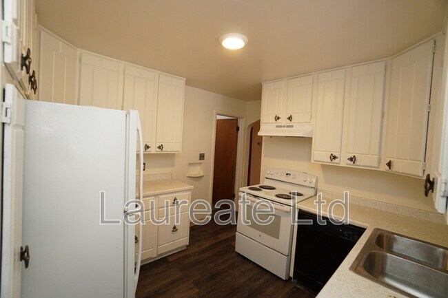 Foto del edificio - 5998 S Hill St