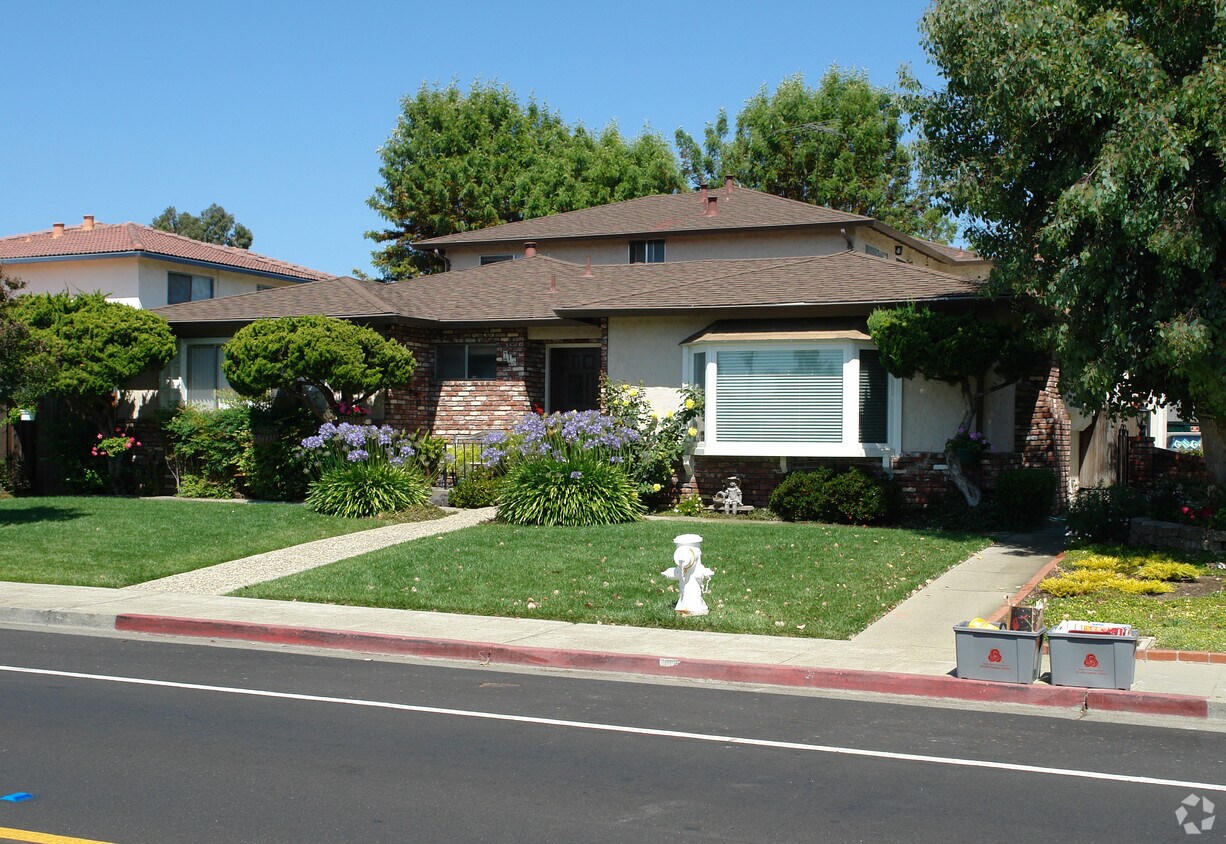 Primary Photo - 716 Harvard Ave