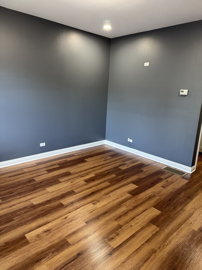 Building Photo - 2309 W 47th Pl