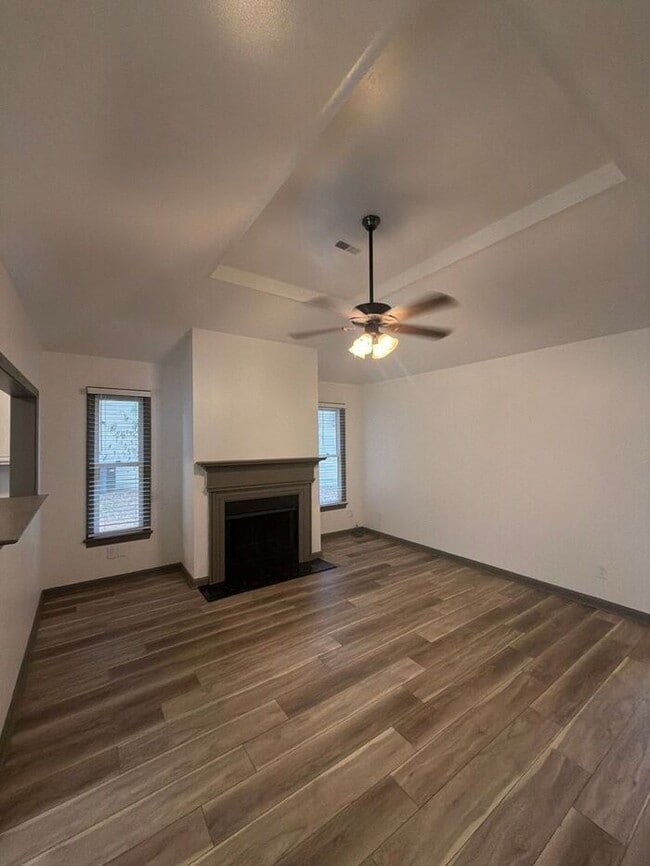 Building Photo - 10500 Bay Pointe Ct