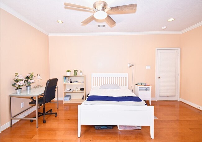 Foto del edificio - 2406 Dorrington St