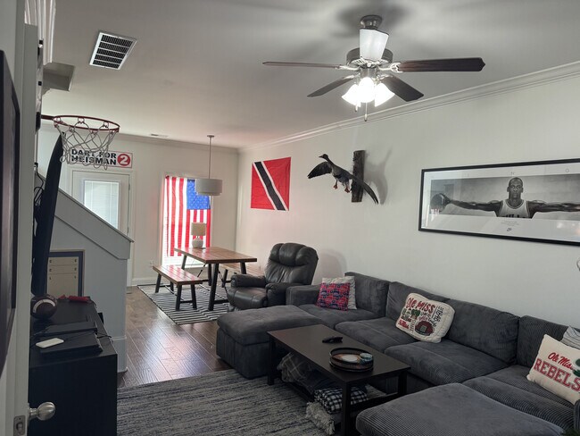 Building Photo - 224 Massee Cir