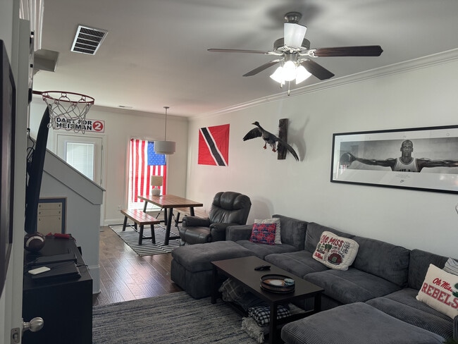 Building Photo - 224 Massee Cir