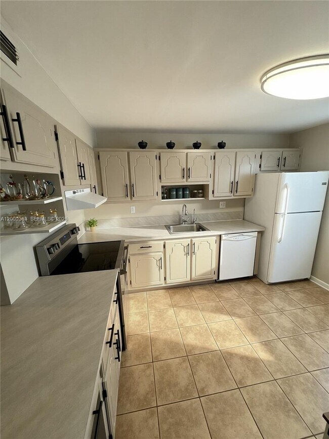 Foto del edificio - 3924 SW 67th Terrace