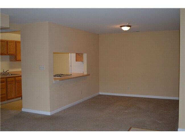 Foto del edificio - 703 Waters Edge Dr