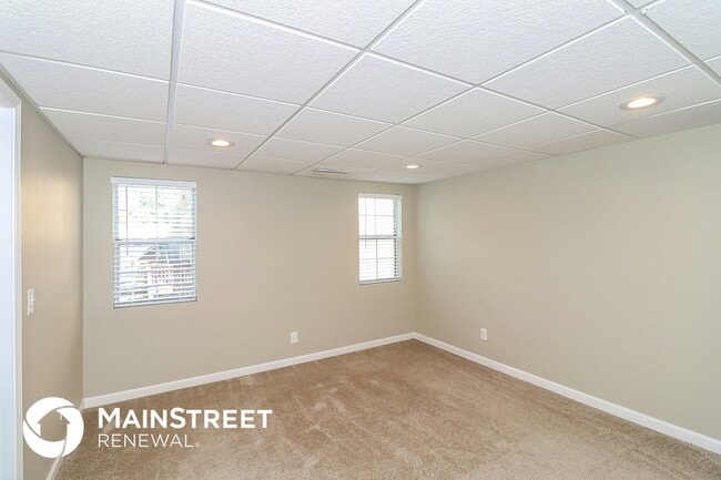 Building Photo - 1826 Killarney Dr SW