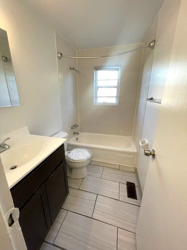 Interior Photo - Lafayette Hills