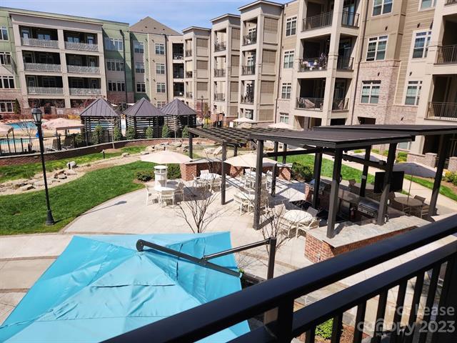 Foto del edificio - 5355 Pinehurst Park Dr