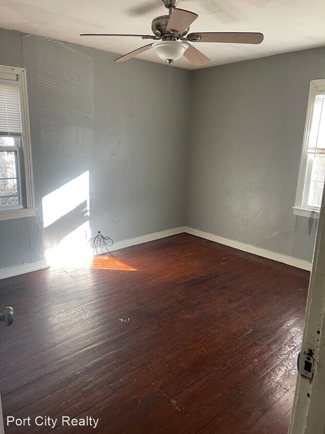 Building Photo - 2 br, 1 bath House - 3007 Boone St.