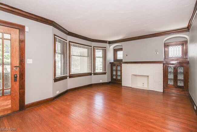 Building Photo - 2145 Waterbury Rd