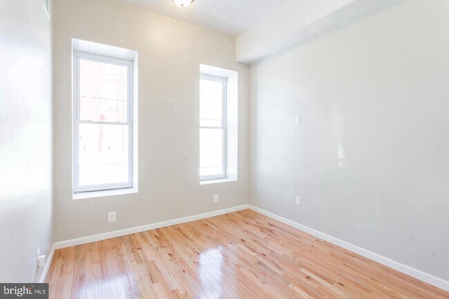 Building Photo - 1843 N Van Pelt St