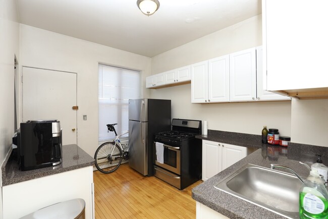 Building Photo - 2905 N Mildred Ave