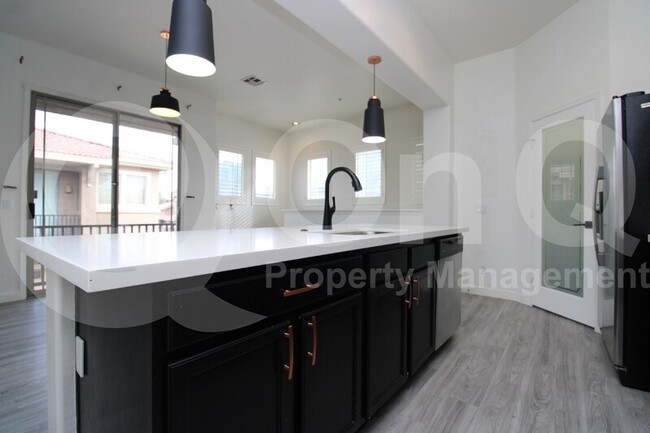 Building Photo - 1225 N 36th St