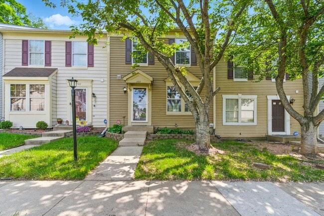 Photo - 505 Knollwood Ct Townhome