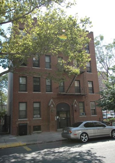 Building Photo - 563 Amboy St