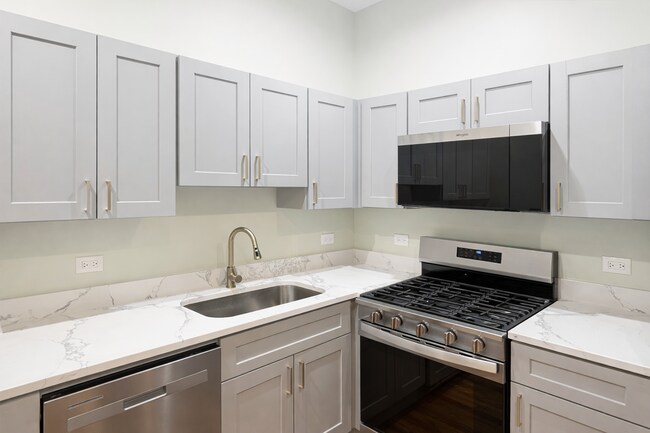 Building Photo - 5032 S Princeton Ave