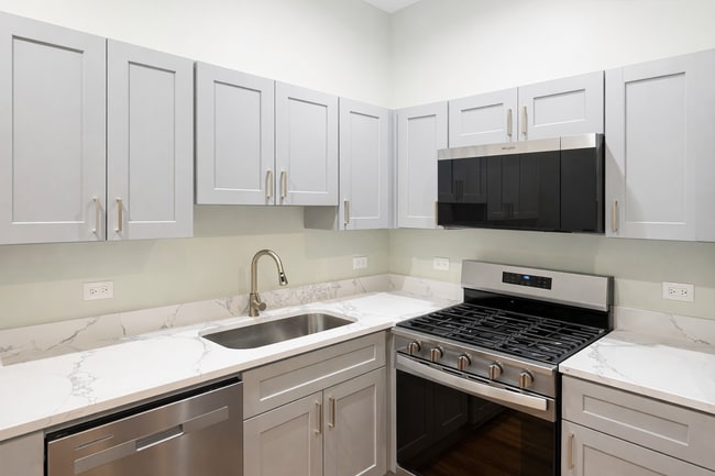 Building Photo - 5032 S Princeton Ave