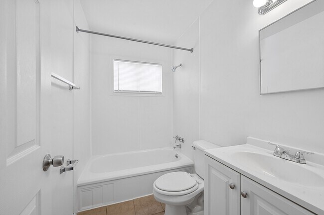 Foto del edificio - 12753 Georgiana Ave