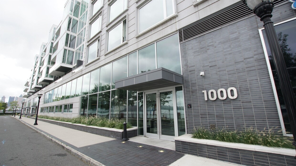 Primary Photo - 1000 Ave at Port Imperial