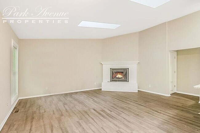 Building Photo - 1243 Gatehouse Dr