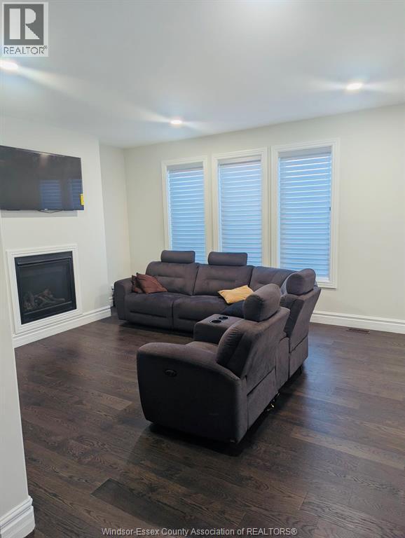 Photo du bâtiment - 1584 Bowler Dr