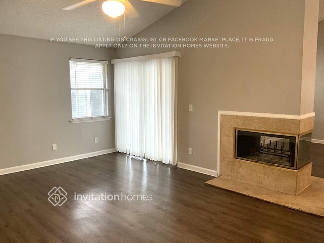 Building Photo - 2139 Lady Di Ln