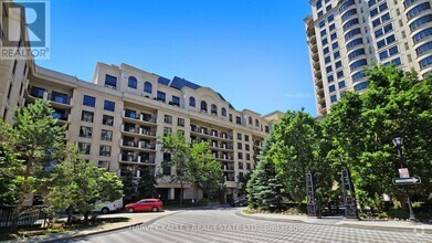 Building Photo - 650-650 Sheppard Ave E