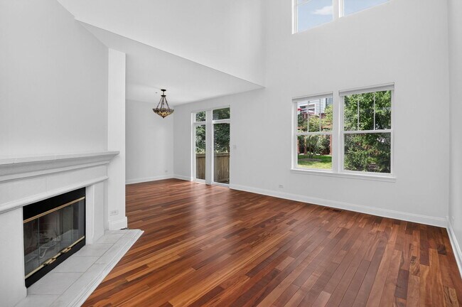 Building Photo - 207 Tanglewood Dr