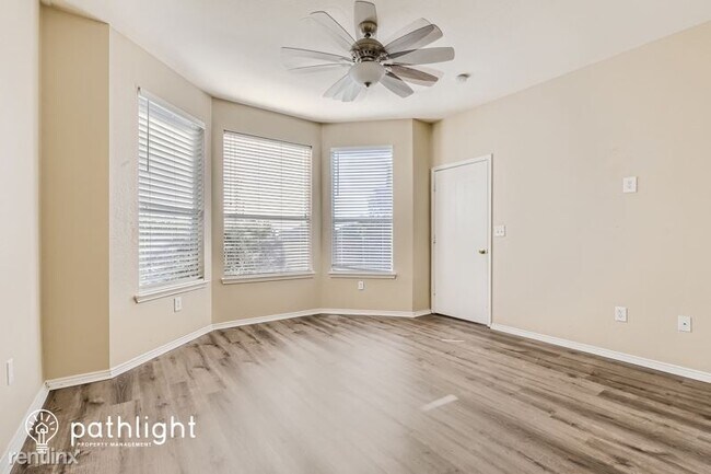 Foto del edificio - 3 br, 2 bath House - 8912 Sunny Hollow Dr ...