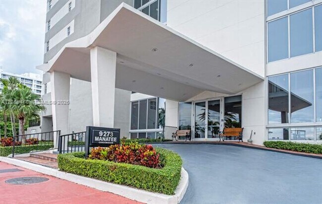 Building Photo - 9273 Collins Ave