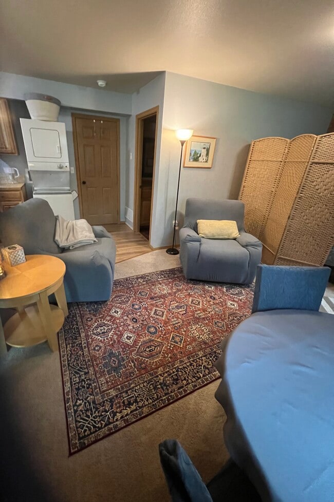 Building Photo - 1345 E Brant Cir