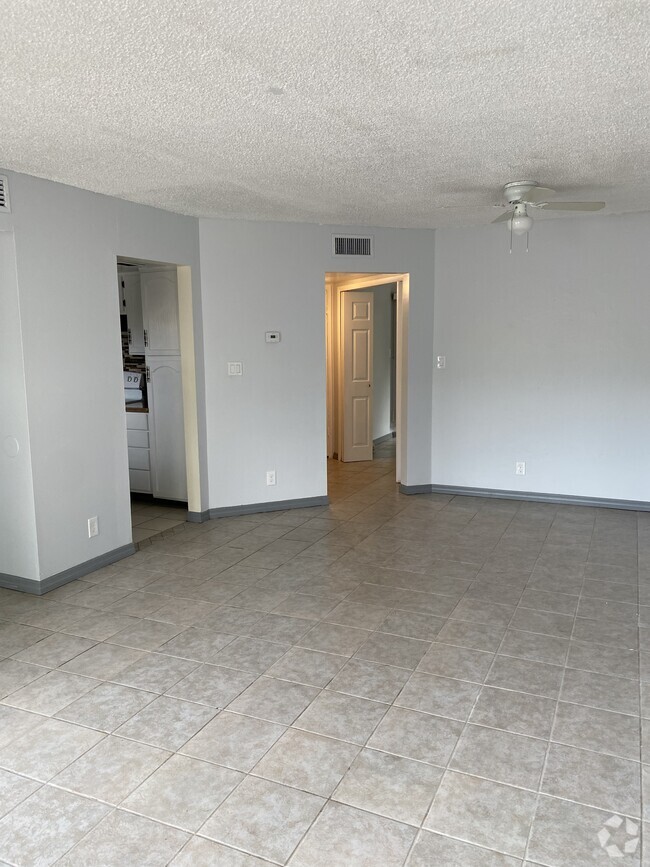 Tymber Skan on the Lake Apartments for Rent with Hardwood Floors ...