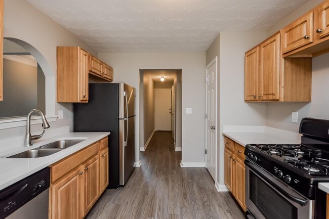 Building Photo - 10 Zebulon Pl